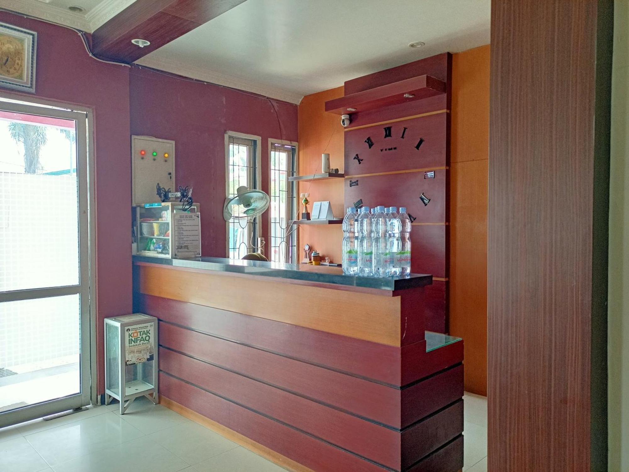 מלון נקסר Oyo 92098 Kost Orange Syariah מראה חיצוני תמונה